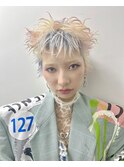ペールカラー×デザインベリーショート