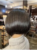 フィットする艶ショートスタイル