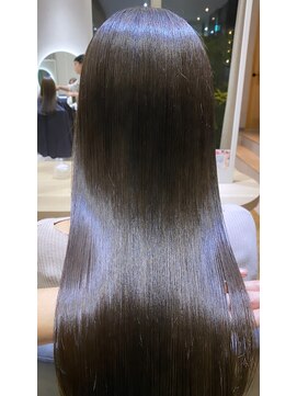 ジーナ 福岡天神(Zina) Smokey Grayge × Premium髪質改善トリートメント【中村一樹】