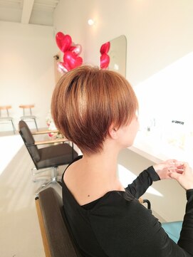 フラ(FULA) ミルクティーベージュ・朝のお手入れが楽になるショートボブ