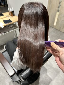 エスト(est) est式美髪矯正ならダメージレスカラーと同日施術できます