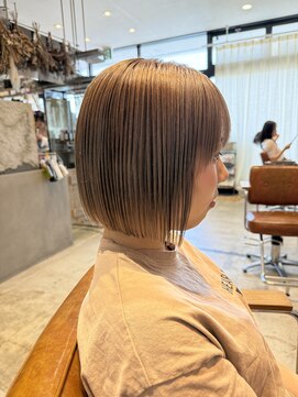 クルニエ(crenier) ミニボブ/ミルクティー/ハイトーン