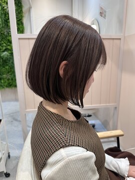 透け感のある柔らかなブラウンカラー