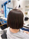 艶感たっぷり水素カラーの内巻きボブ