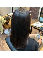 シキオリ(SHIKIORI) クセや広がりを抑えたいけど、硬いストレートにはしたくない