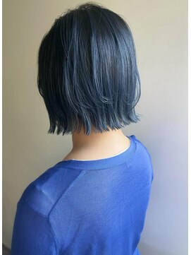 エル セルカ 高田馬場(el CERCA) 切りっぱなし外ハネ×ラフレイヤーボブ×ブルーブラックカラー