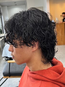 フゥ 宇都宮(FeU) 波巻きパーマメンズマッシュウルフツイストスパイラルパーマ