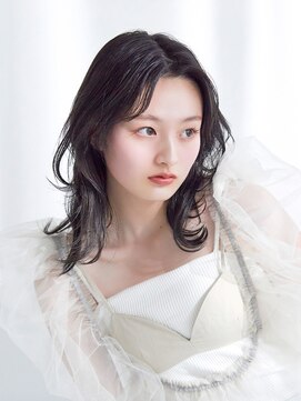 ラフィス ヘアー シュヴァル 熊本店(La fith hair cheval) 【La fith】暗髪カラー×センターパート
