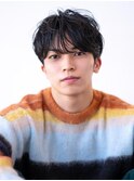 メンズ波巻きセンターパート韓国風黒髪ツーブロックマッシュ