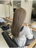 ベージュ