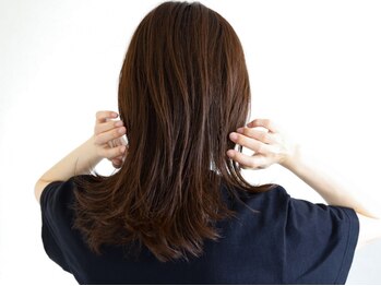 アルプ(hair design ALP)の写真/こだわりのダメージレスカラーで自然な艶と透明感を実現。残留アルカリを取り除くので髪への負担も少ない◎