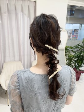 エレノア 梅田 大阪駅前第4ビル店(Eleanor) 結婚式参列　編みおろしアレンジ