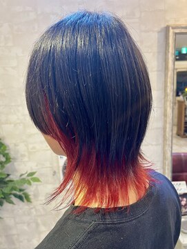 クオリア(Quaria) メンズインナーカラー/赤色カラー/マッシュウルフ/レッドカラー