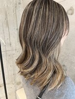 プラスシー(+C)&nbsp;何年もかけて作る地毛にハイライト/福岡地毛にハイライト