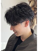 ネクストフォーヘアー(NEXT for hair) シャドウパーマ 黒髪 刈り上げ メンズパーマ センターパート