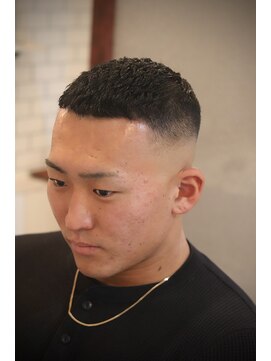 サードプレイス(Third Place) アイロンパーマ　極短パーマ