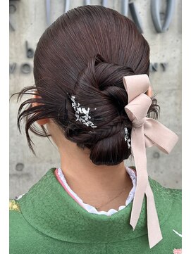 オシャレドロボウ ビス OSHARE DOROBO bis 【オシャドロ/京田辺/新田辺】タイトカチモリシニヨン/卒業式