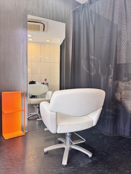 クレイヴ(Crave)の写真/大人女性必見☆JR芦屋駅・阪急芦屋川駅徒歩5分!マンツーマン施術で理想の髪質改善&白髪ぼかしを叶える♪