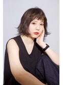 アッシュグレージュ×外はねボブ