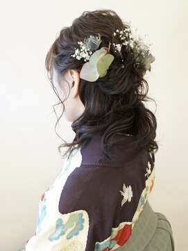 ヘアアンドメイクジップ恵比寿 (Hair＆Make ZIP) ゆるふわドライフラワーハーフアップ　袴　着付け