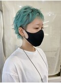 ハイトーン　グリーンカラー　ツーブロック　ショート