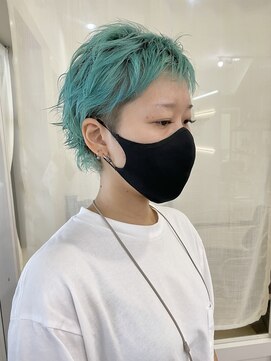 イノセントヘア(innocent.hair) ハイトーン　グリーンカラー　ツーブロック　ショート