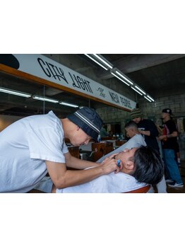 髪も髭も整えてデキる男感UP！男らしいフェードスタイルもお任せ◎