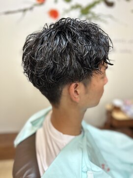 カットスタジオ141 ツイストスパイラルパーマショートスタイル