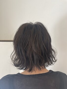 ロカ(Roca) 切りっぱなしボブ×ユルウェーブ