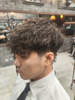 スリーセント 栄(3/cent)&nbsp;スペインカール/ニュアンスパーマ/ツーブロック/フェードカット