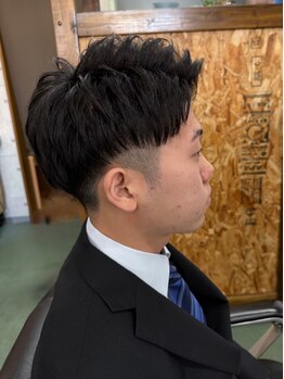 プレイス(PLACE)の写真/歴２０年以上の技術で男性の身だしなみを整え清潔感MAXに☆ひげ・眉など身だしなみもお任せください◎