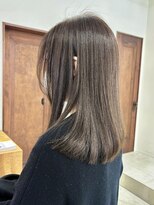オーリーエトワ 御器所(oorry.etwa) オリーブベージュミディアムヘア/7トーン/水素カラー