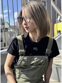 レイヤーボブハイライトブリーチレイヤーハイトーングレージュ