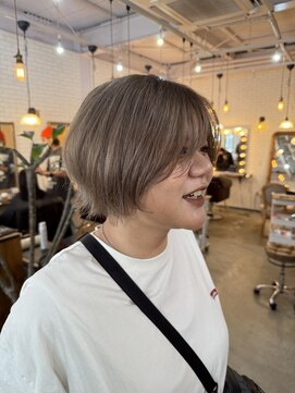 ヴィッカ ヘアーアンドメイク(vikka. hair and make) ラテベージュカラー