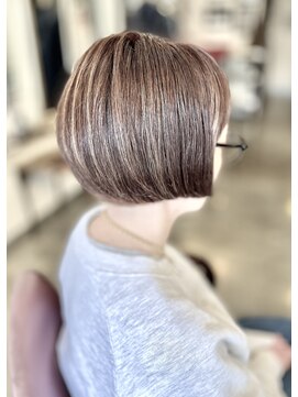 サーティエイト(38) 丸みショートボブ/ブリーチ/ハイライト/ミルクティー/ダブル