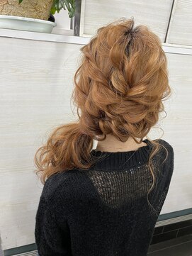 アムドット(Amu.) ヘアアレンジヘアセットお呼ばれヘアポニーテール編みおろし大船