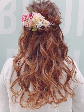 ヘアメイクサロンシャルメ(Hair Make Salon CHARMER) ヘアアクセサリーも似合うヘアセットハーフアップ