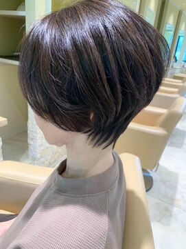 レウナ 外苑前(Reuna) 【30代40代50代】カットで決まる大人可愛いひし形ショート
