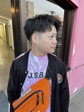 アイズ 海老名(AIZU) アップバングショート 短髪 ツイストスパイラル 眉毛