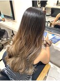 グラデーションカラー【CERCA新宿/新宿西口】