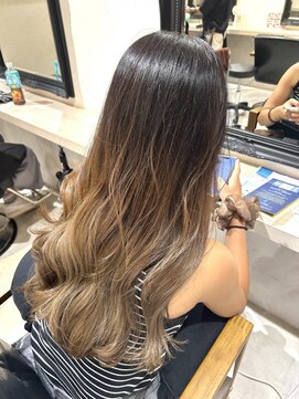 セルカ 新宿(CERCA) グラデーションカラー【CERCA新宿/新宿西口】