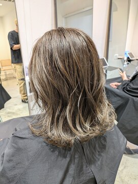 ナンバースリー 溝の口店(Number Three) グレージュ【N°3溝の口】