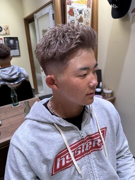 フォーコーナーズ(Four Corners) スパイキーショート/バーバー/フェード