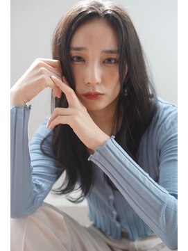 ルフュージュ バイ プロデュース 相模大野店(Refuge by Produce) 暗髪/レイヤーカット/長めバング