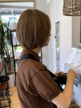 コノアラボ 守谷店(Conoah labo) アディクシー/ヴィラロドラ/白髪