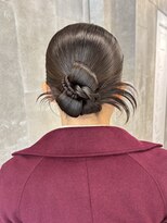 ピークアブー 原宿ハラカド(PEEK-A-BOO)&nbsp;ヘアセット 結婚式ヘア お呼ばれヘア タイトヘア シニヨン 原宿