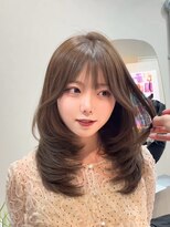 ベガ 福岡天神(VEGA)&nbsp;オリーブベージュ＆大人可愛いミディアムレイヤー