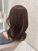 アロン(ALLON)&nbsp;柔らかく艶めく大人のくびれレイヤー｜ナチュラルブラウン