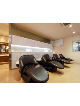 男女ともにリピーター多数◎至極のヘッドSPAで仕事の疲れや日常のストレスも吹き飛びます☆