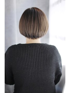 シュシュット(chouchoute) 吉祥寺3分/マニッシュ美髪ネイビーカラーバターフレンチボブ/125